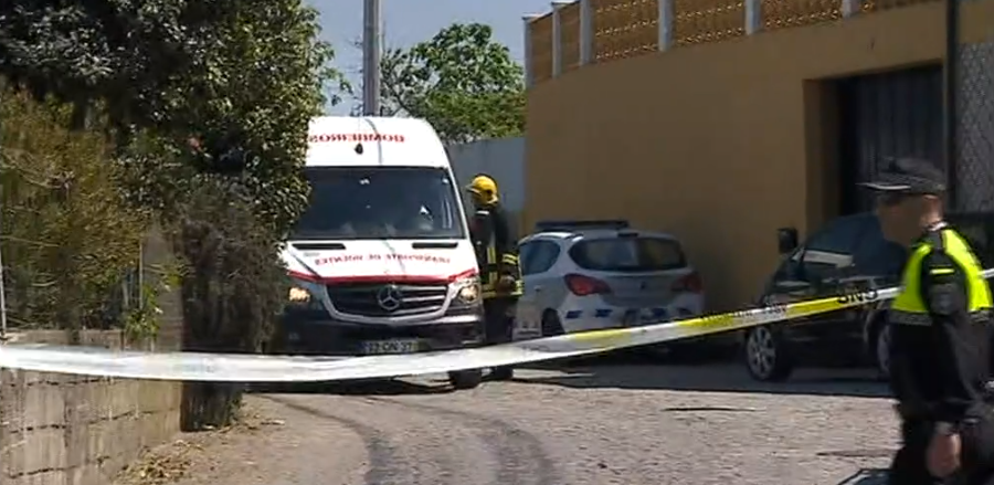 Incêndio em fábrica na Maia