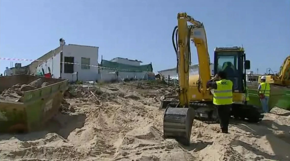 Demolições na Ria Formosa