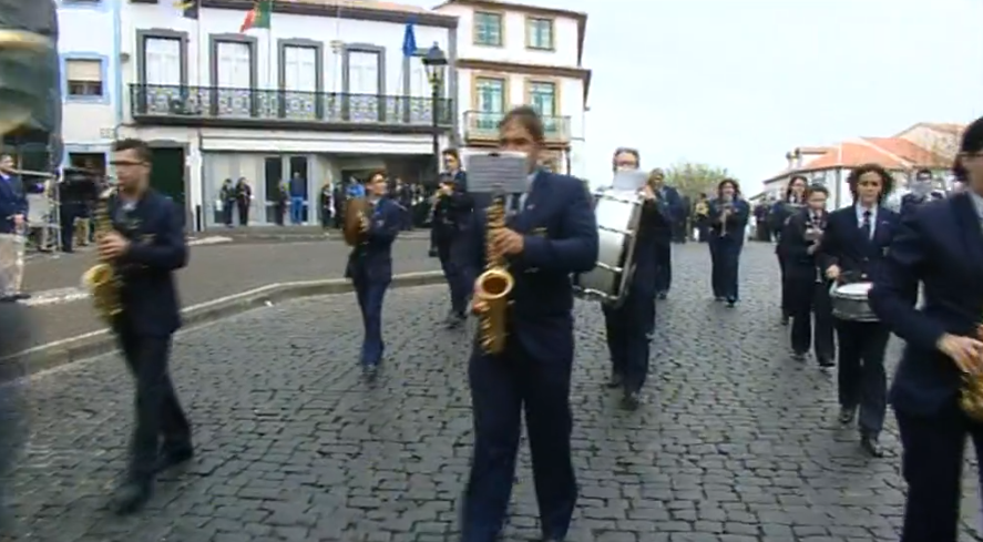 Desfile de filarmónicas em Angra do Heroísmo
