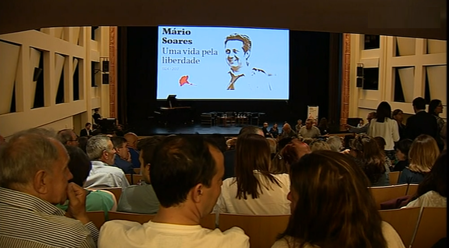 Homenagem a Mário Soares