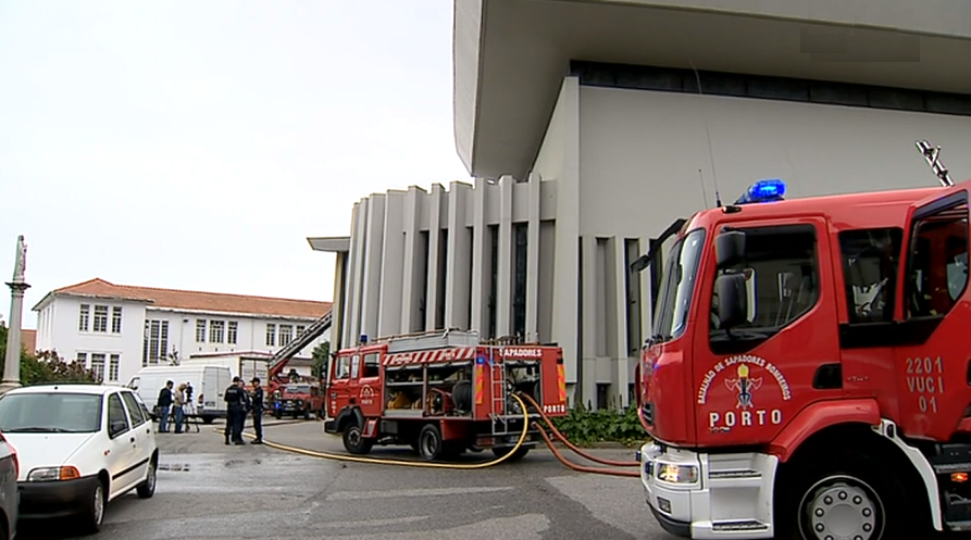 Incêndio na Igreja de Cedofeita