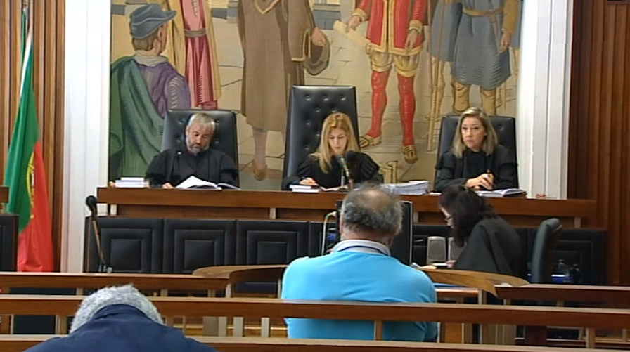 Adiado julgamento de Viveiros Raposo