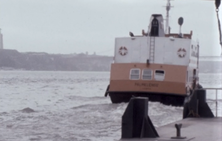 Viagem de cacilheiro no Rio Tejo