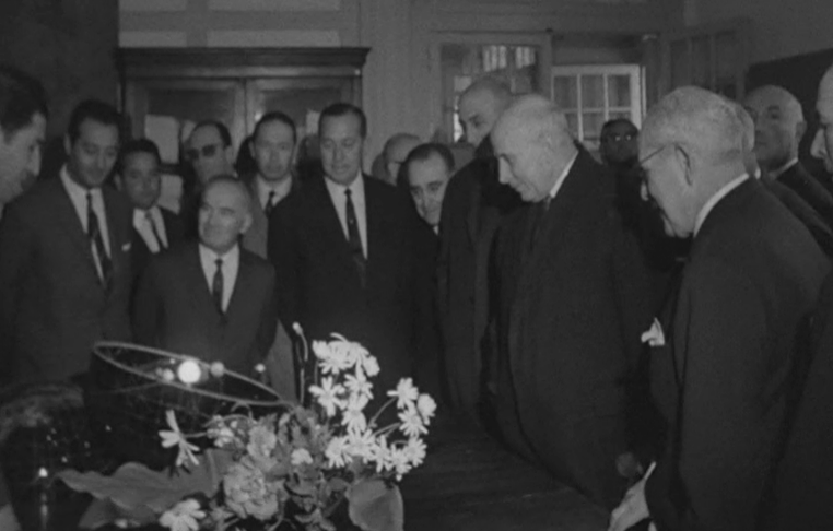 Visita de Américo Tomás à Escola Prática de Agricultura Dom Dinis
