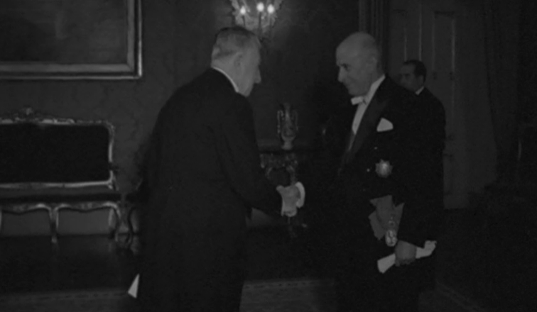 Américo Tomás recebe cartas credenciais de Reinaldo Bastor