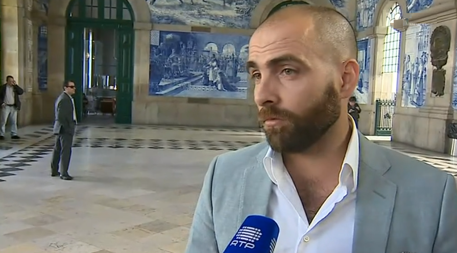 Comboio presidencial no Douro vinhateiro