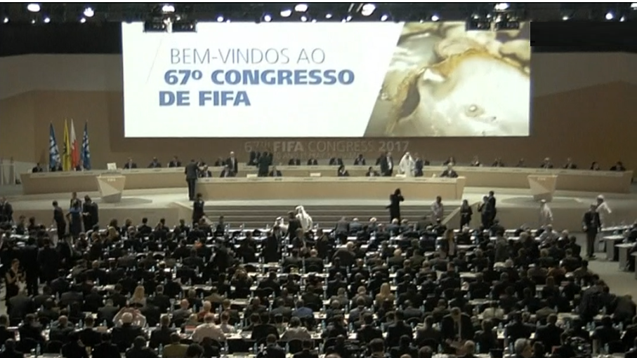 Poiares Maduro deixa FIFA