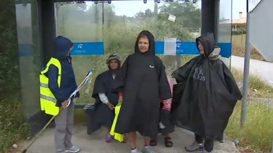 Peregrinos a caminho de Fátima