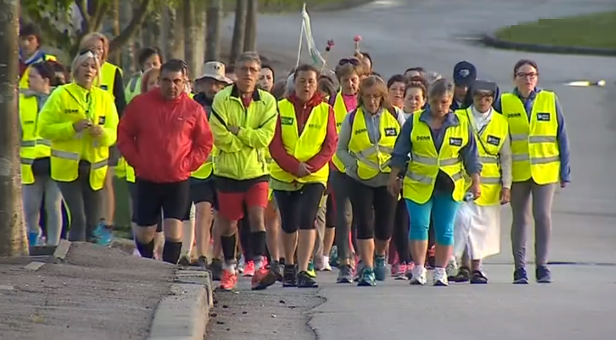 Peregrinos a caminho de Fátima