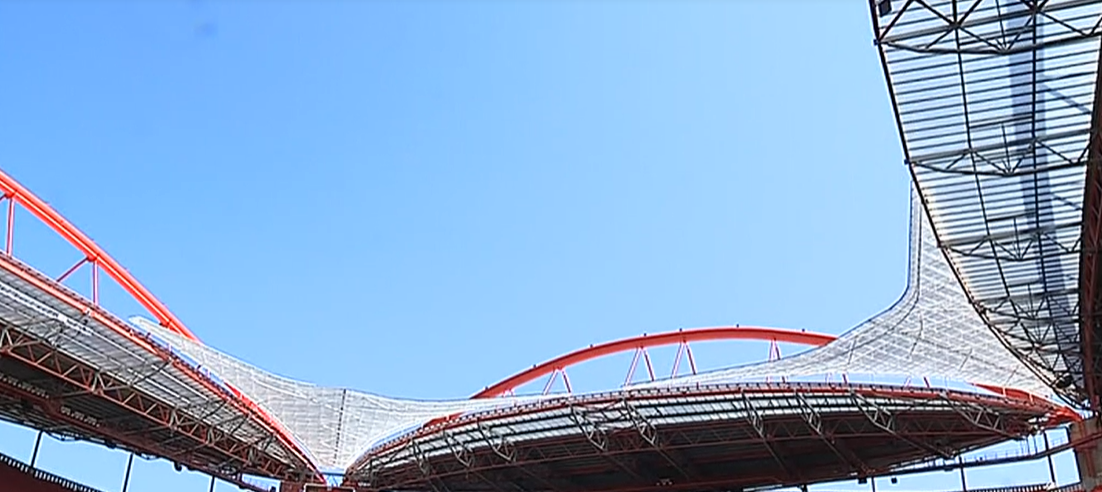 Futebol: S.L.Benfica castigado