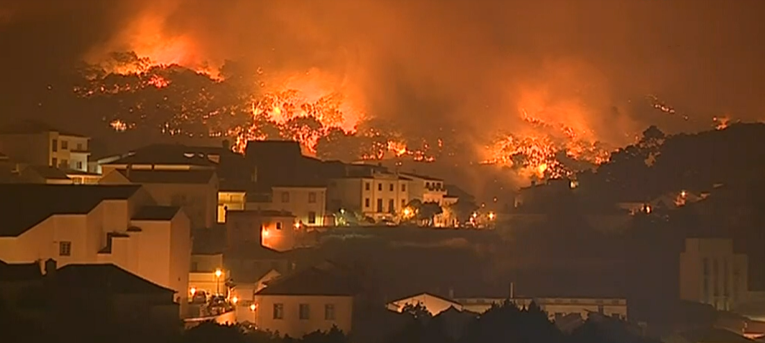 Incêndio cerca vila de Monchique