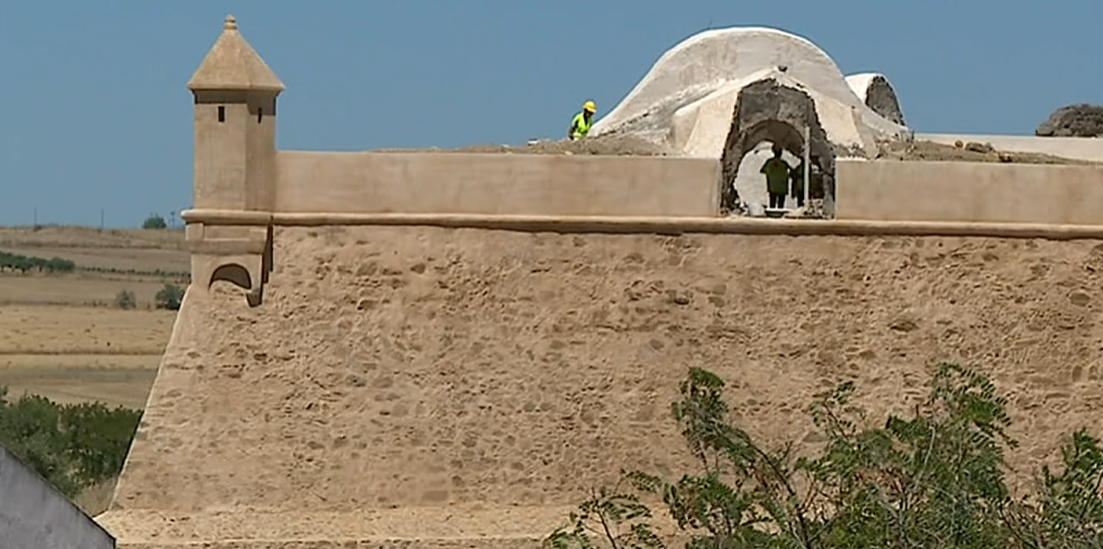 Recuperação da muralha da Fortaleza de Campo Maior