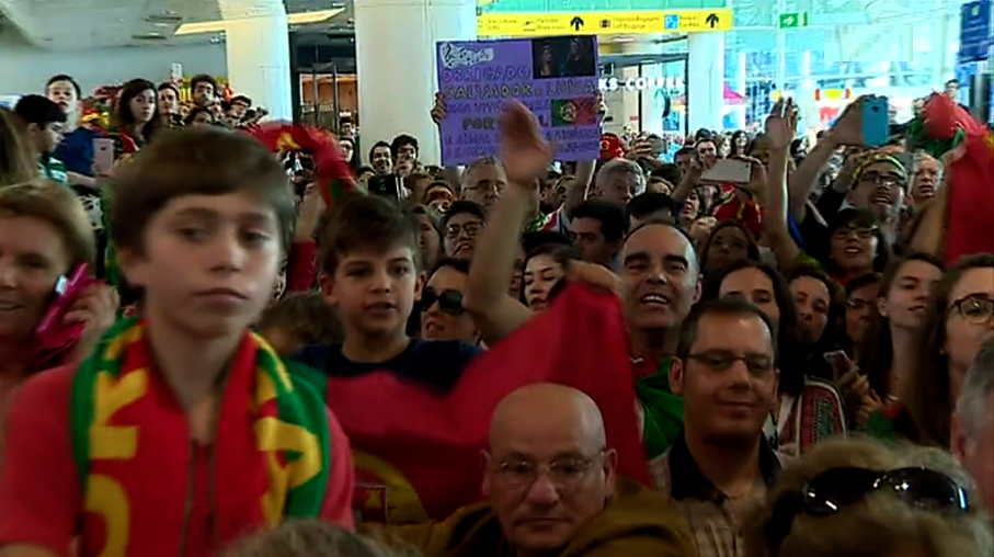 Chegada de Salvador e Luísa Sobral a Lisboa