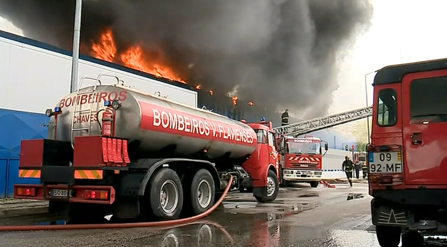 Incêndio no hipermercado E. Leclerc