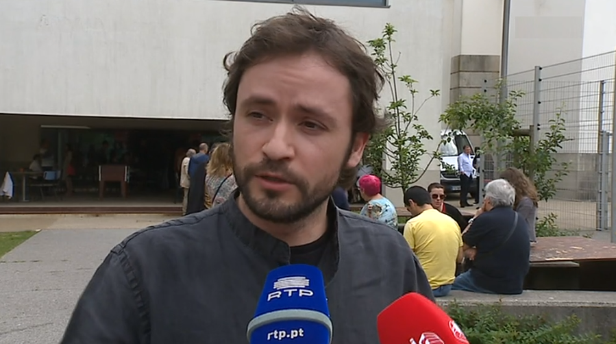 Reações dos partidos aos estágios no Governo