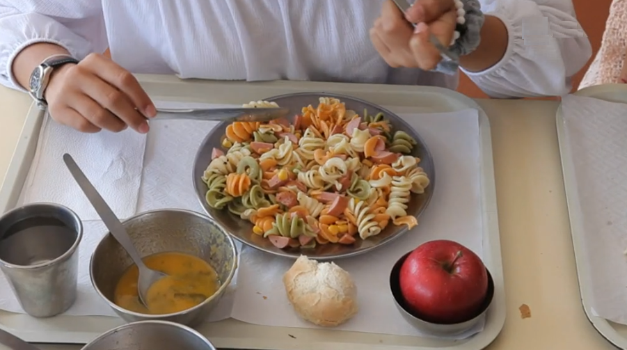 Vídeo escolar sobre desperdício alimentar