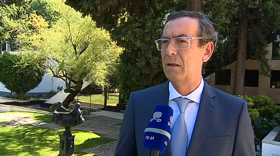 Cortes na contratação de médicos