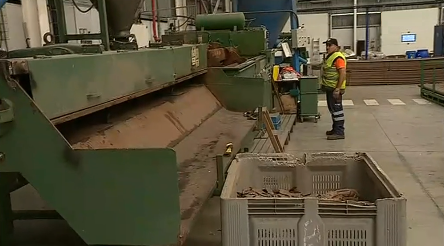 Lixo transformado em móveis