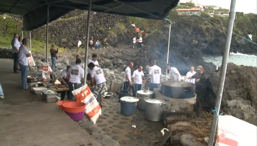 “Sopas do Espírito Santo” nos Açores
