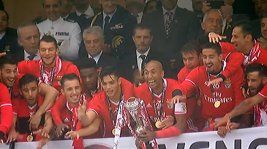 Futebol: Entrega da Taça de Portugal