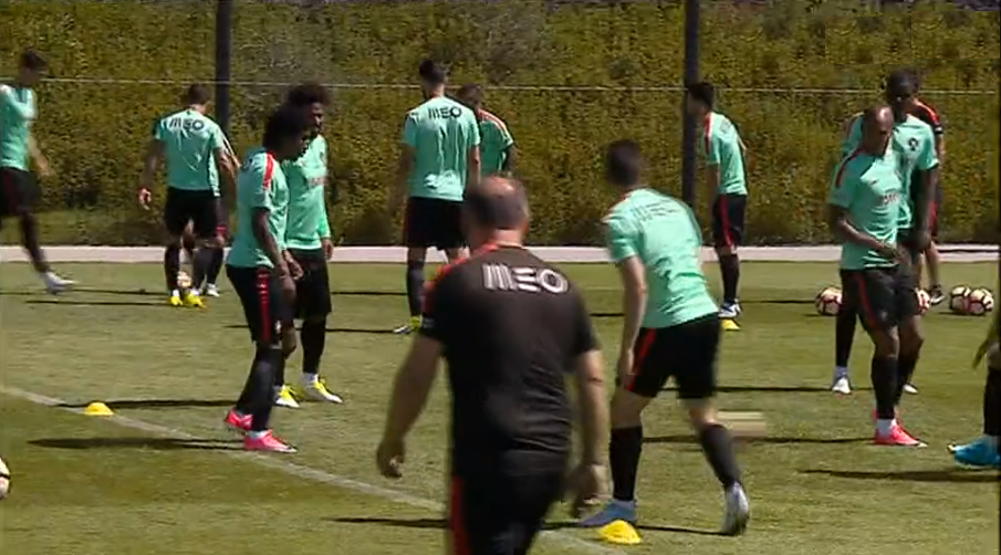 Futebol: Treino da seleção Nacional