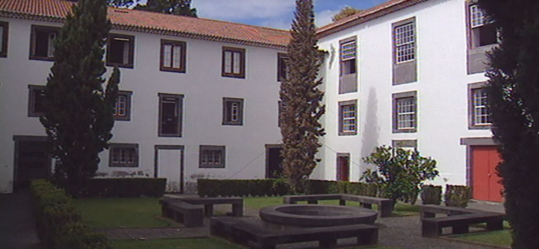 Atribuição do título “doutor honoris causa” a Alberto João Jardim