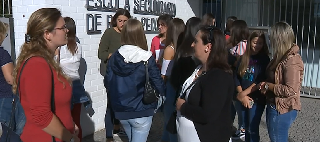 Escola sem funcionários