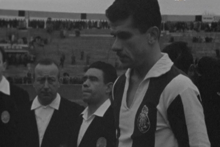 Futebol: Homenagem e despedida de Luís Roberto