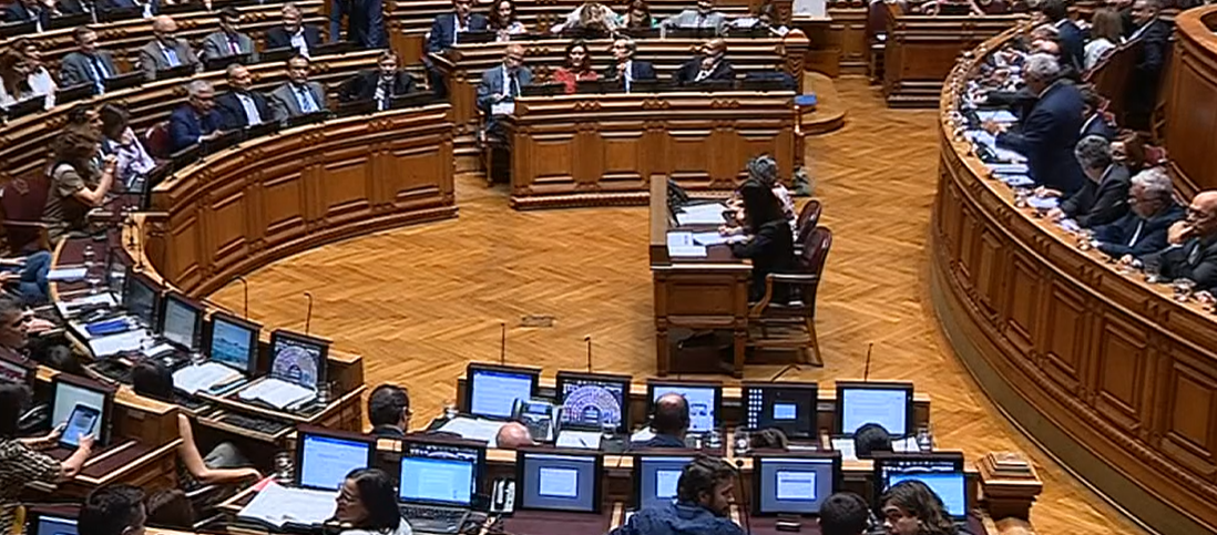 Debate sobre o Infarmed