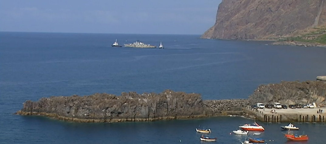 Preparativos para afundamento da corveta Afonso Cerqueira
