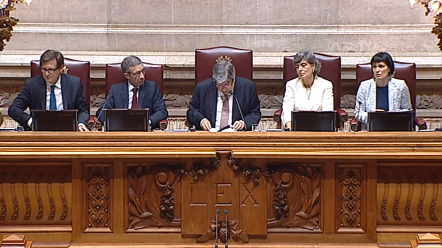 Debate quinzenal na AR