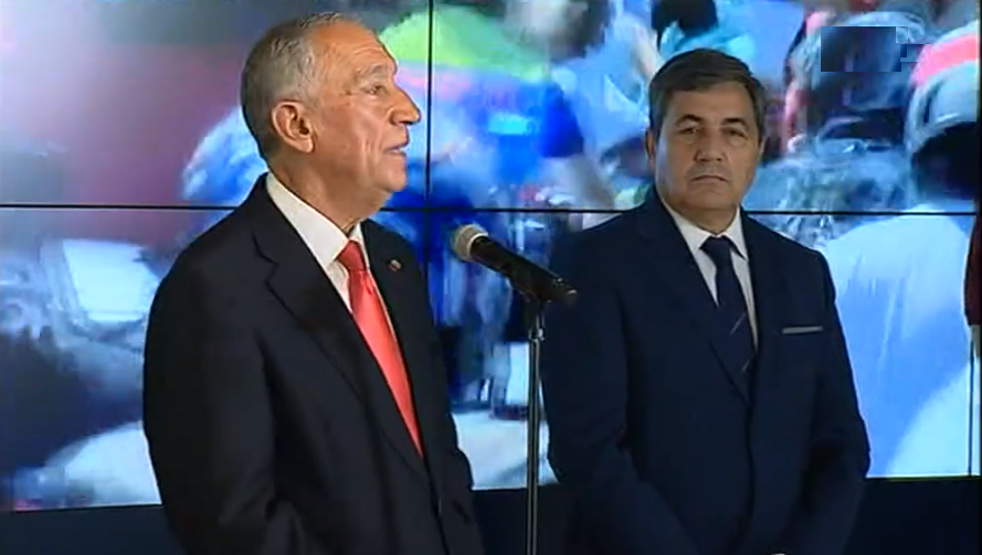 Marcelo Rebelo de Sousa condecora Fernando Gomes