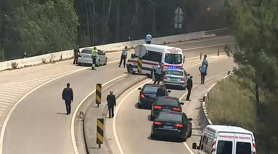 António Costa retido pelo fogo no IC8