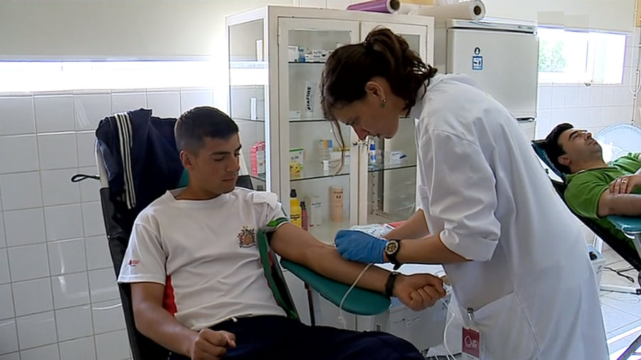 Dádivas de sangue em queda