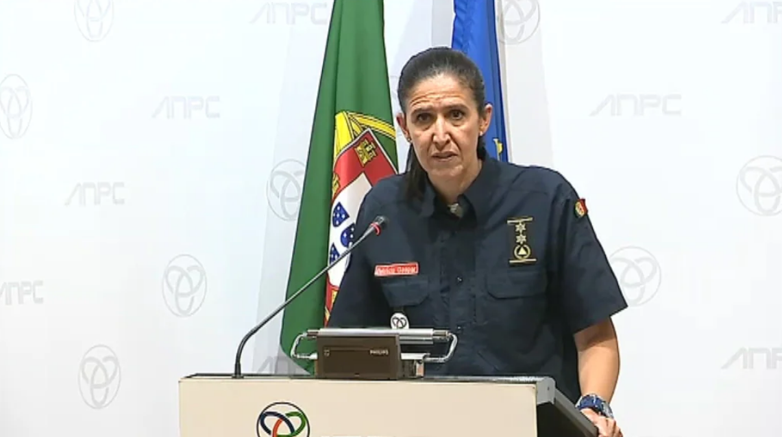 Conferência de imprensa da Proteção Civil