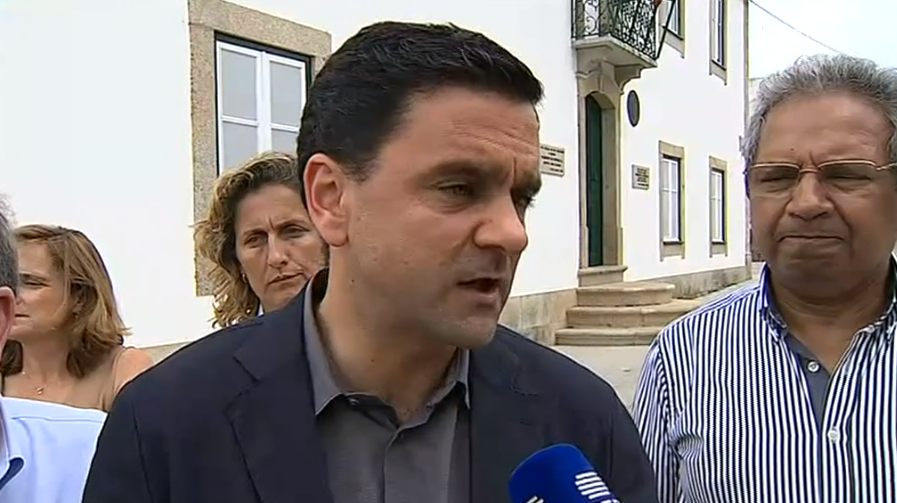 Rescaldo do incêndio florestal na Aldeia de Várzeas