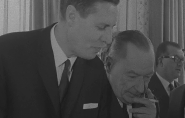 Convívio social em honra de J. Piers em Sintra