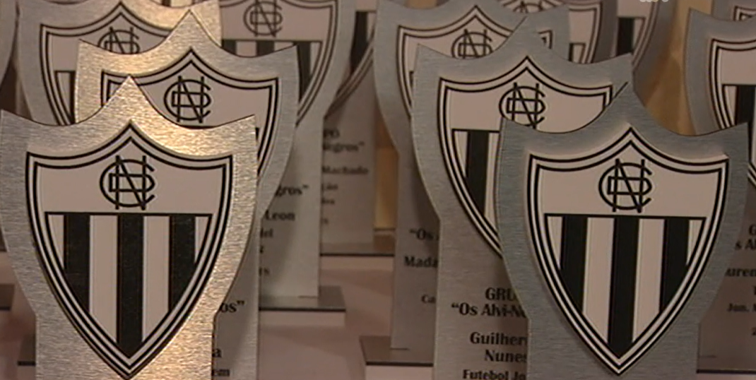 Cerimónia de entrega dos galardões do grupo “Os Alvi-Negros”