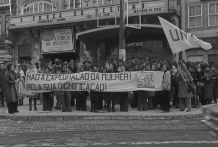 Manifestação contra o tráfico de mulheres no Porto