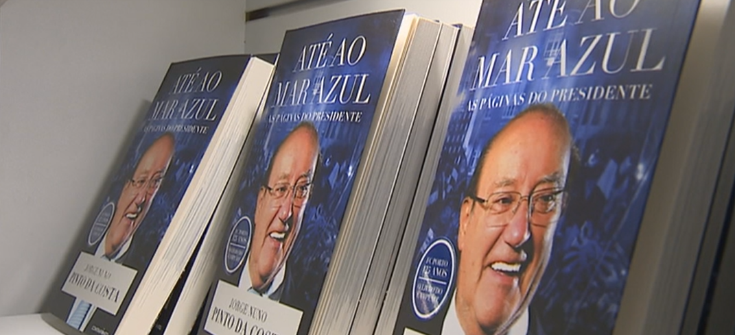 Livro “Até ao Mar Azul”