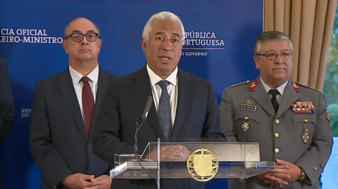 Reunião sobre segurança em instalações militares