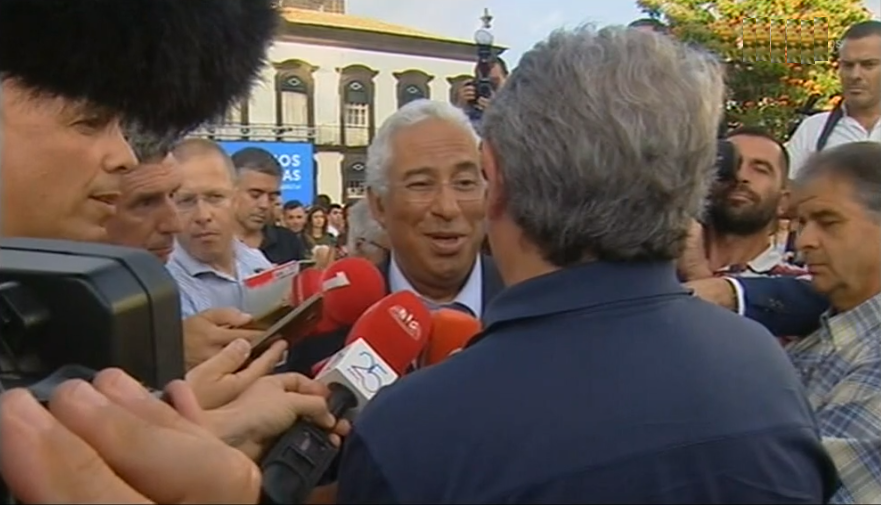 António Costa ouve lesados do Banif no Funchal