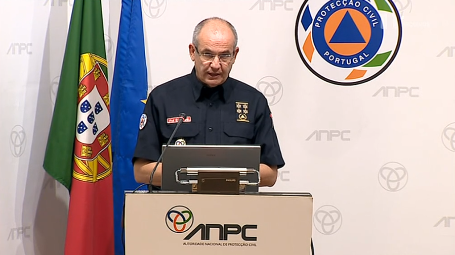 Conferência de imprensa da Proteção Civil