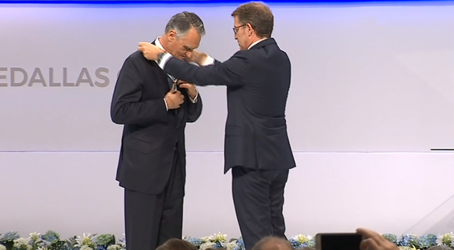 Aníbal Cavaco Silva homenageado