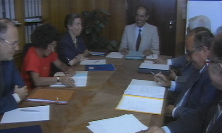 Pedro Cunha e Menezes reúne-se com representantes de professores