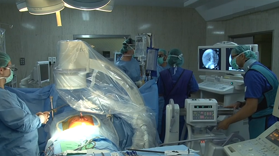Pais vão poder acompanhar filhos no bloco operatório
