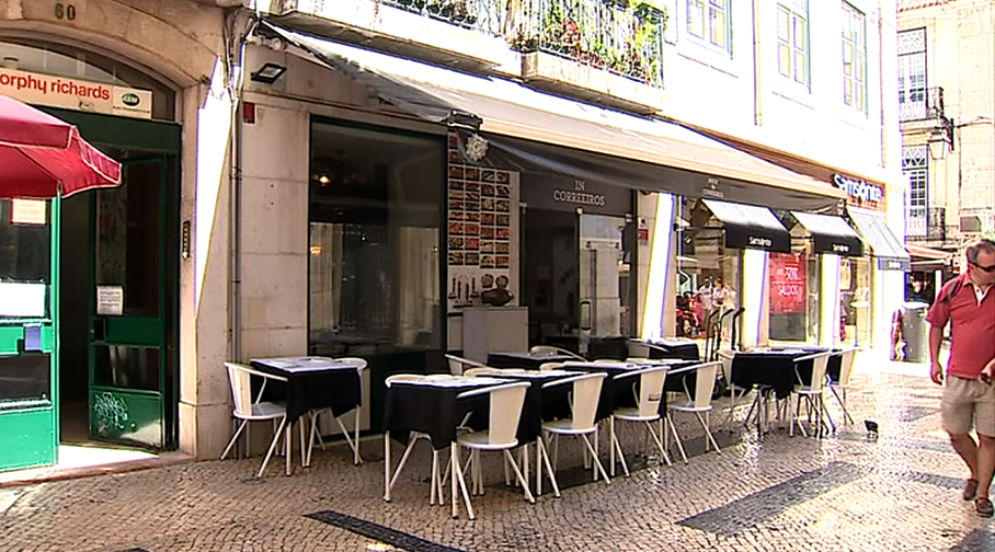 Restaurante acusado de enganar clientes