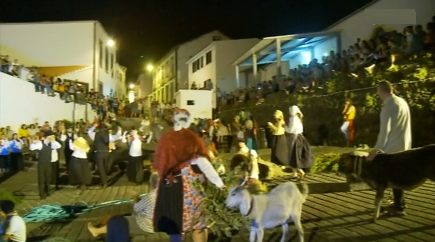 Teatro na rua na festa “Cais das Poças”