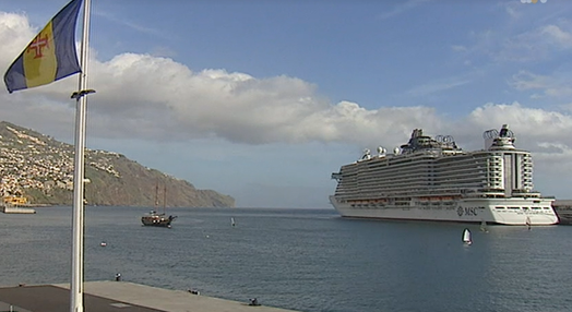 Navio cruzeiro Seaview da MSC Cruises no Funchal