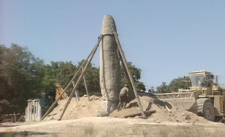Levantamento do Menir da Meada em Castelo de Vide